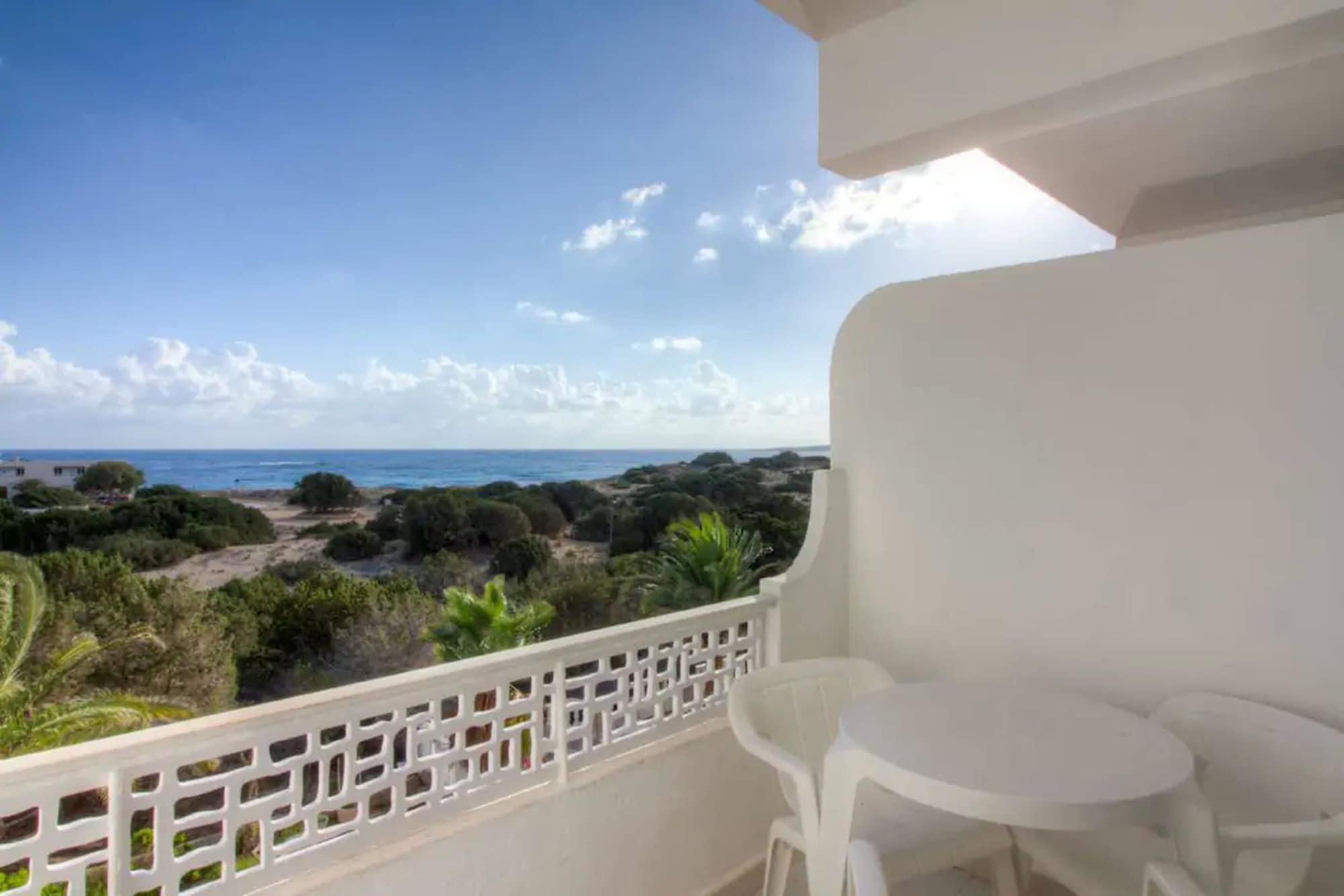 Hotel Lago Playa I Es Pujols Luaran gambar