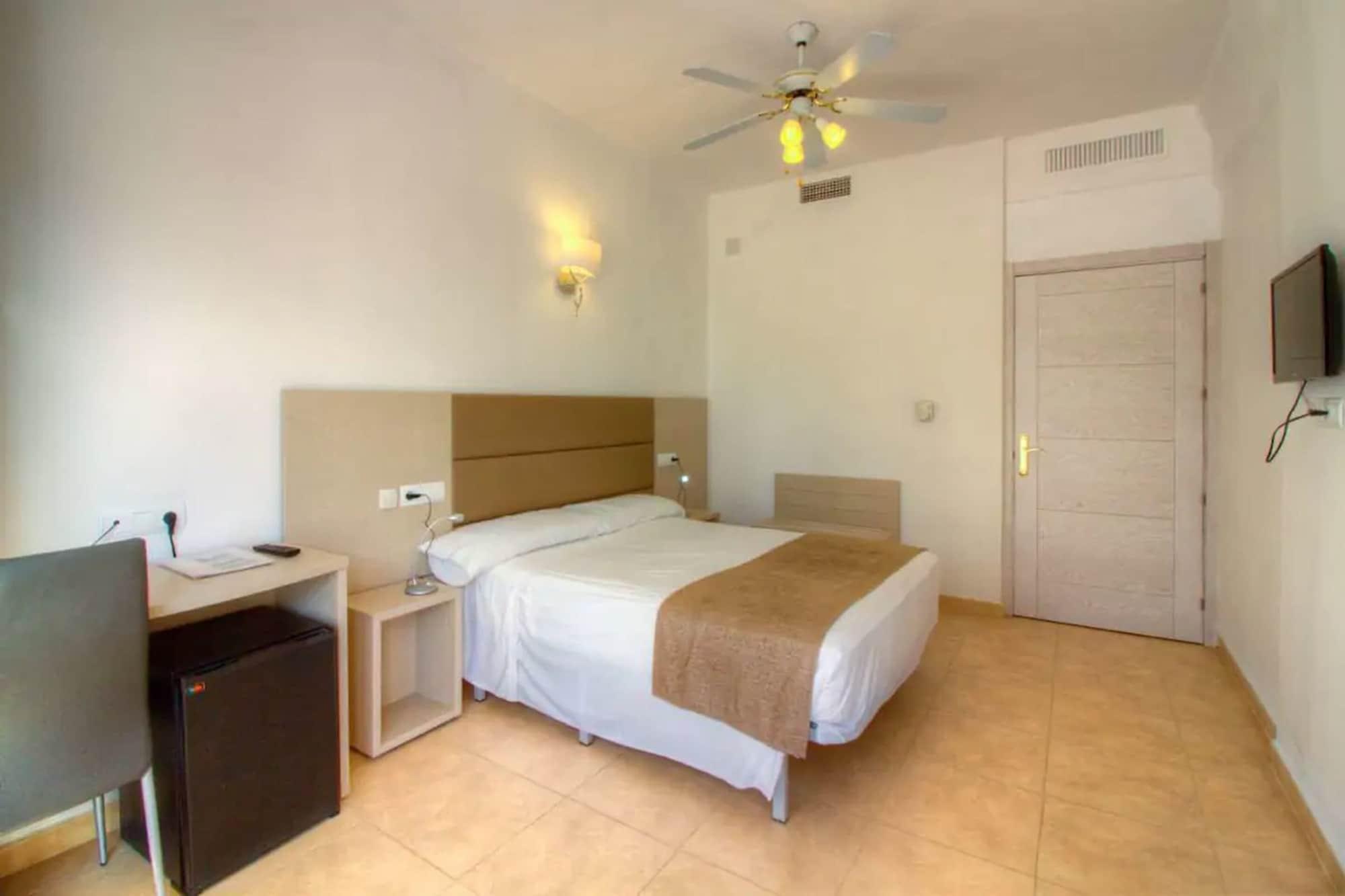 Hotel Lago Playa I Es Pujols Luaran gambar