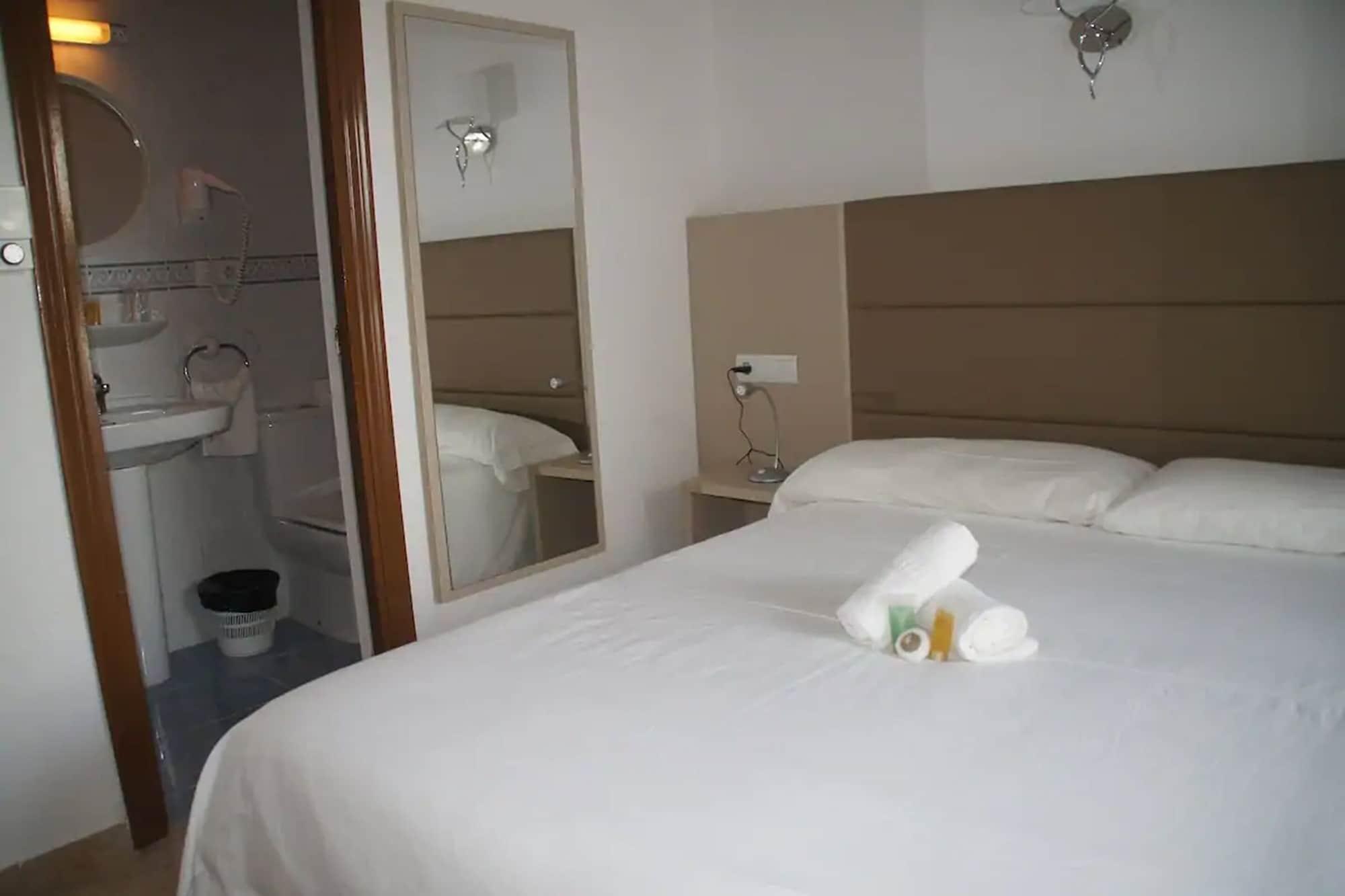 Hotel Lago Playa I Es Pujols Luaran gambar