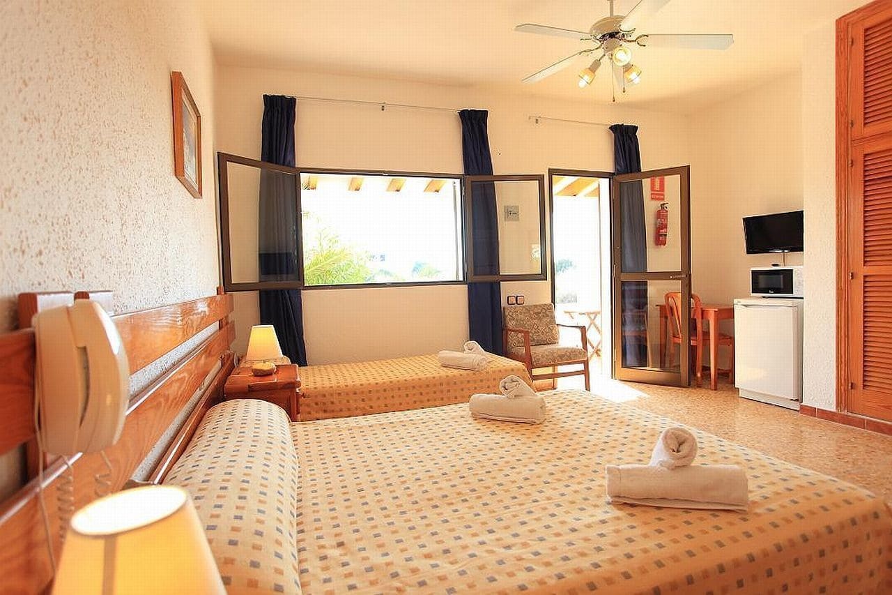 Hotel Lago Playa I Es Pujols Luaran gambar